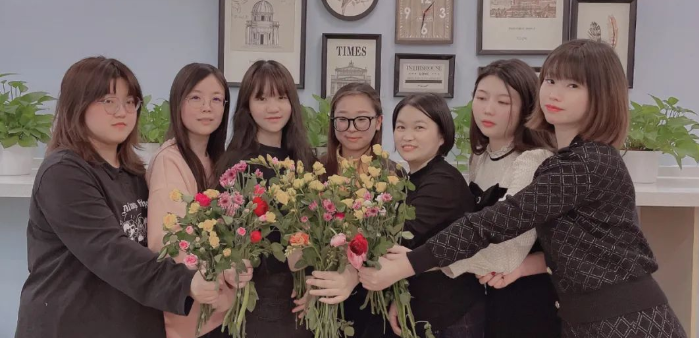 3·8妇女节——南宫NG28科技鲜花萦绕，，，，优美相伴